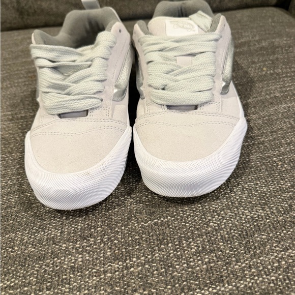 Vans Light Gray & silver Knu Skool Skate Sneakers - Picture 2 of 8